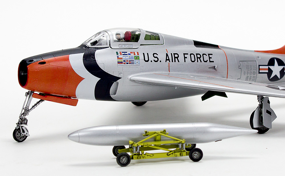リパブリック F-84F サンダーストリーク “サンダーバーズ” | 株式会社